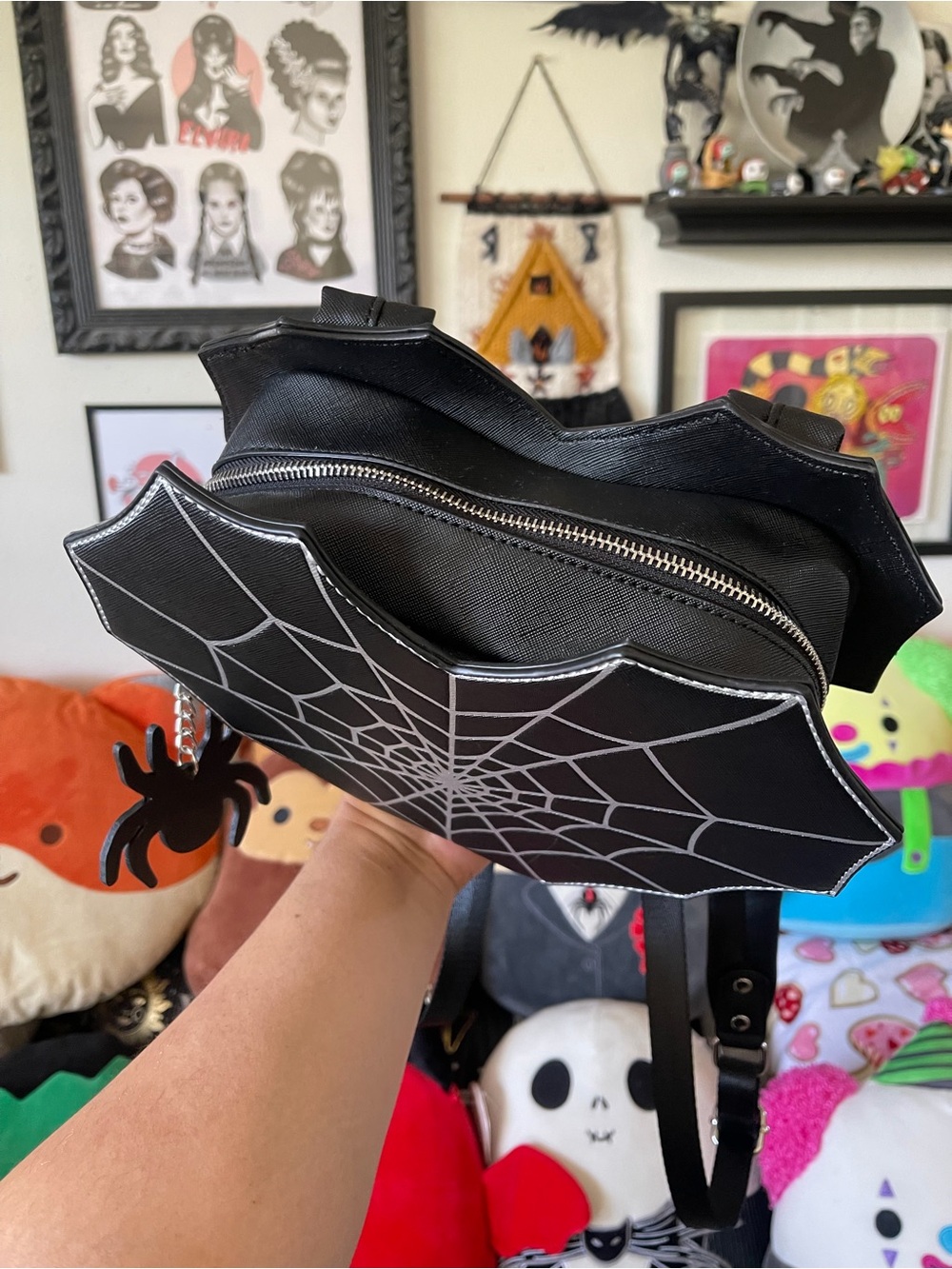 Heart Spiderweb Crossbody Bag - Black & Silver - Picture 2 of 3
